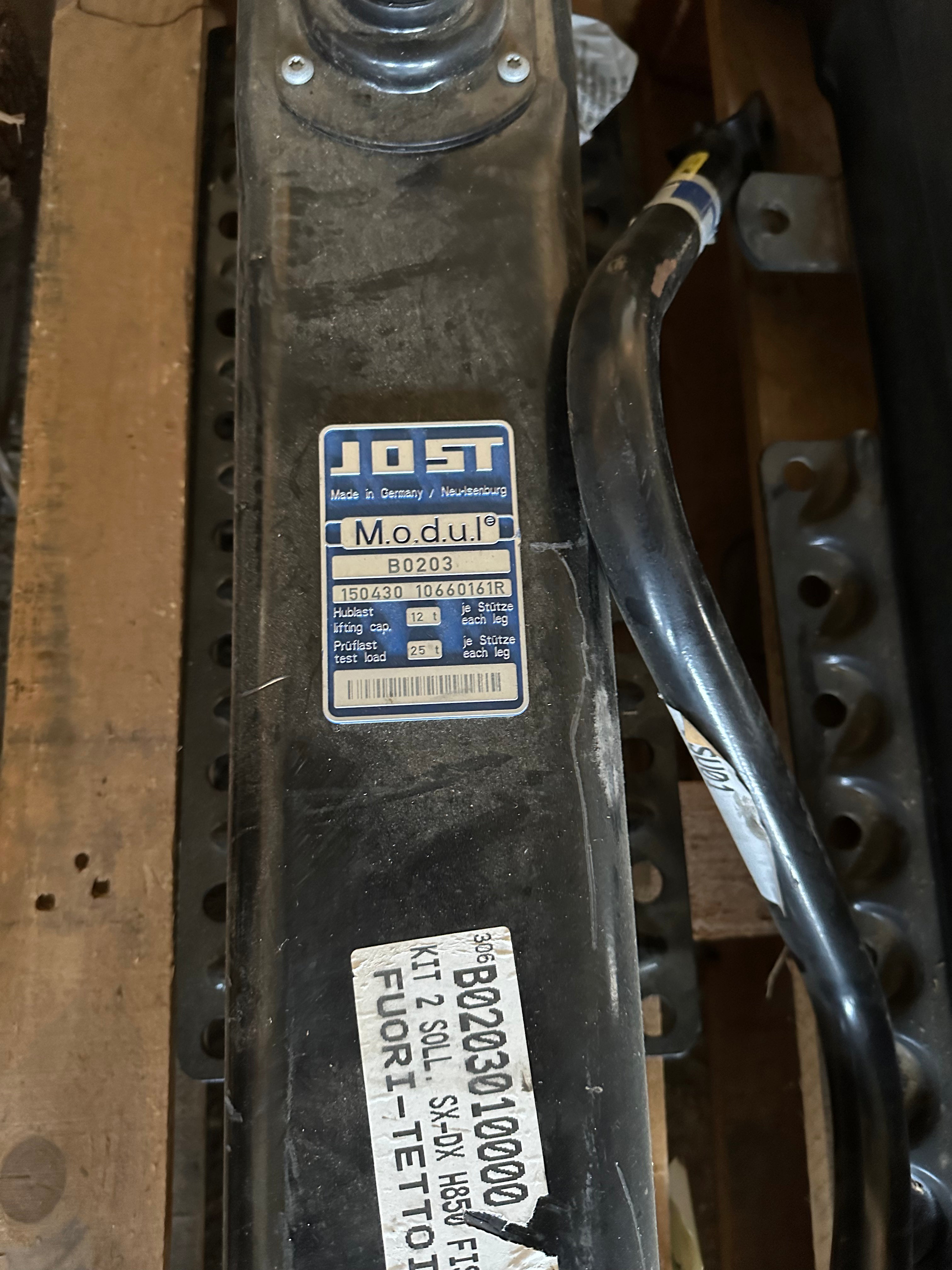 sollevatore dx tipo H850 per gussin MODULO JOST B0203